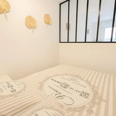 4 Couchages - A 12 Min De La A Pied - Wifi Inclus - Parking Et Linge En Option アパート アンティーブ